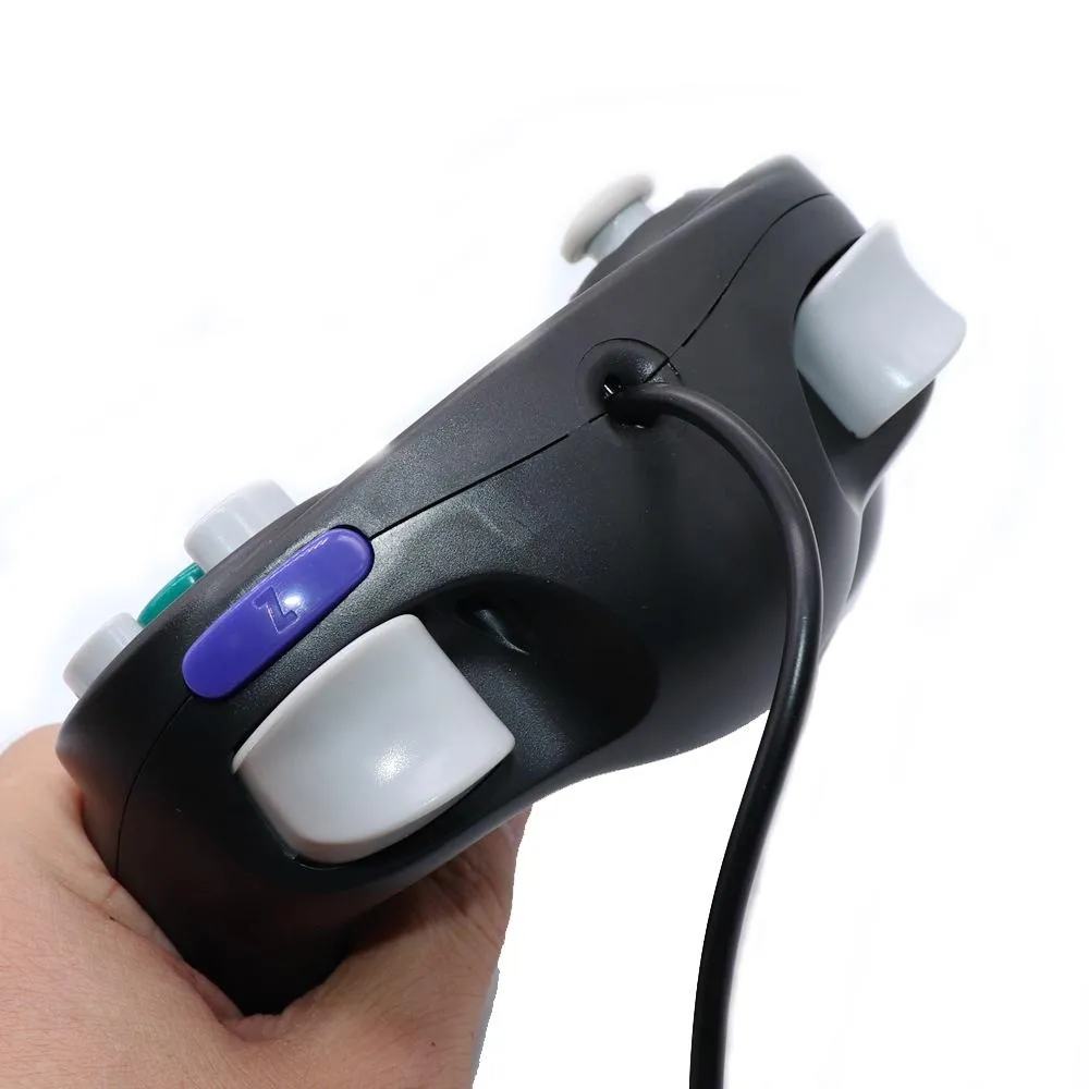 2 Pieces Wired Vibrating Game Controller for Nintendo Wii / Gc
