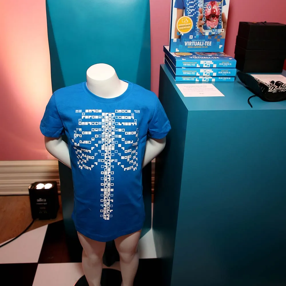 Curiscope Virtuali-Tee Augmented Reality T-Shirt for Anatomy - 6 PACK