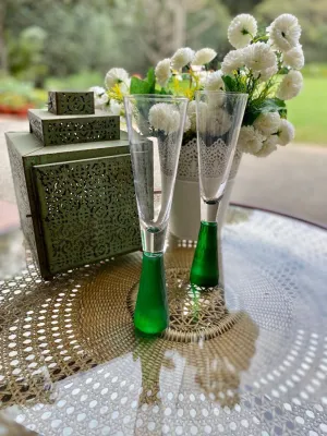 LUSH STYLISH CHAMPAGNE FLUTES WITH GREEN BASE  GLASS SET