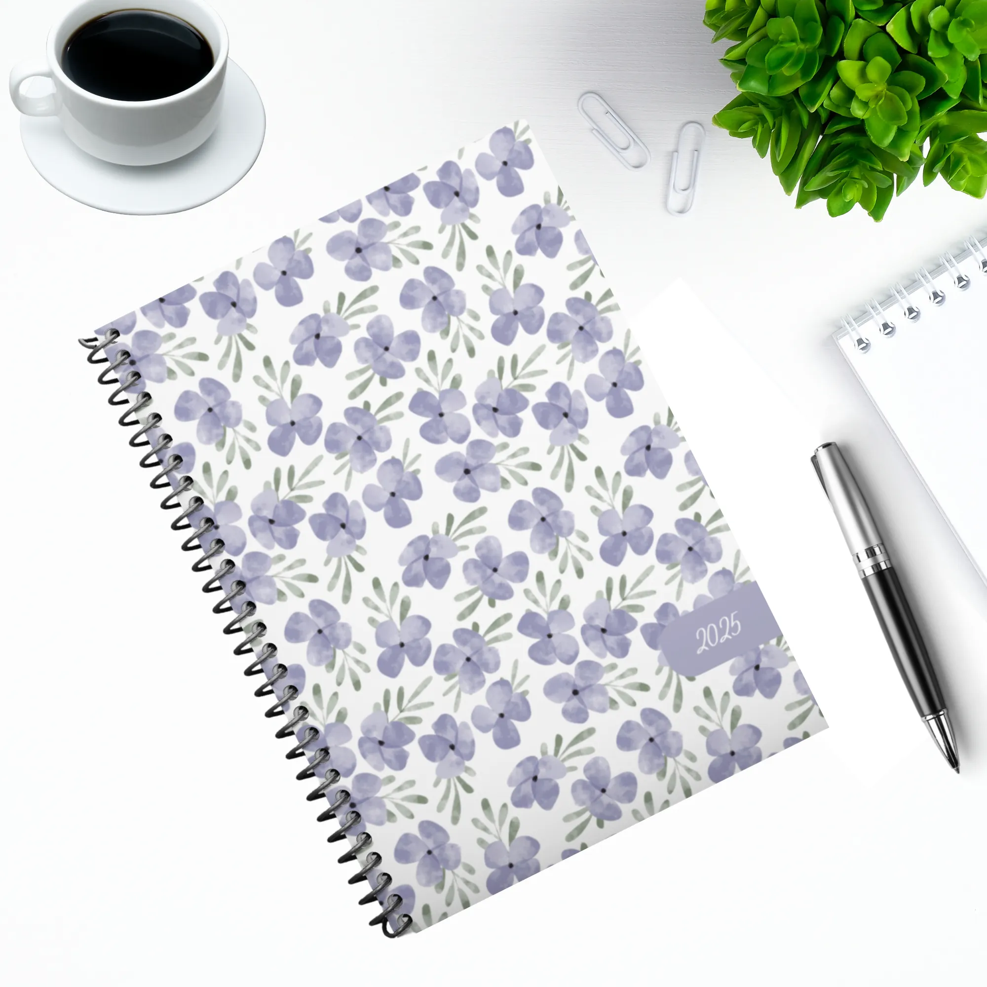 Weekly Planner 2025:  Pansies